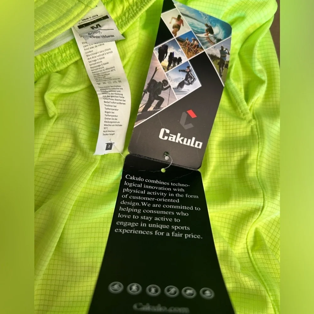 Cakulo Athletic Men's Neon Green Workout Shorts lightweight NWT. Sz-M. BB15